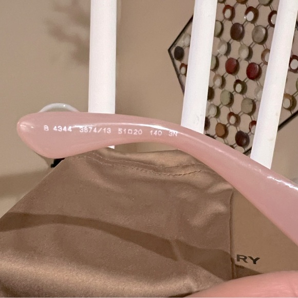 NIB Burberry Sunglasses for Women - Picture 9 of 10